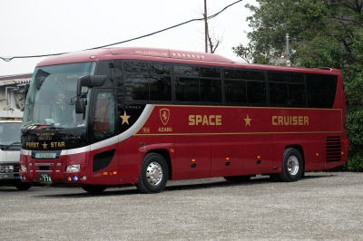 麻布自動車観光の大型観光バス（いすゞガーラ）
